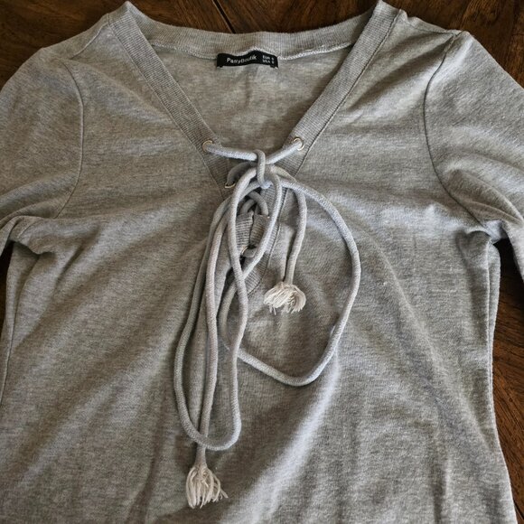Patty Boutik Women's LS Gray Shirt Size (S) Slimfit V-Neck w/Cord Tie Closure - Picture 1 of 9